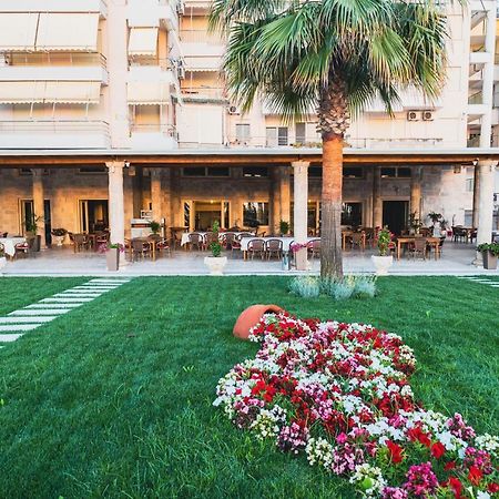 Royal Park Hotel Qerret Exterior foto