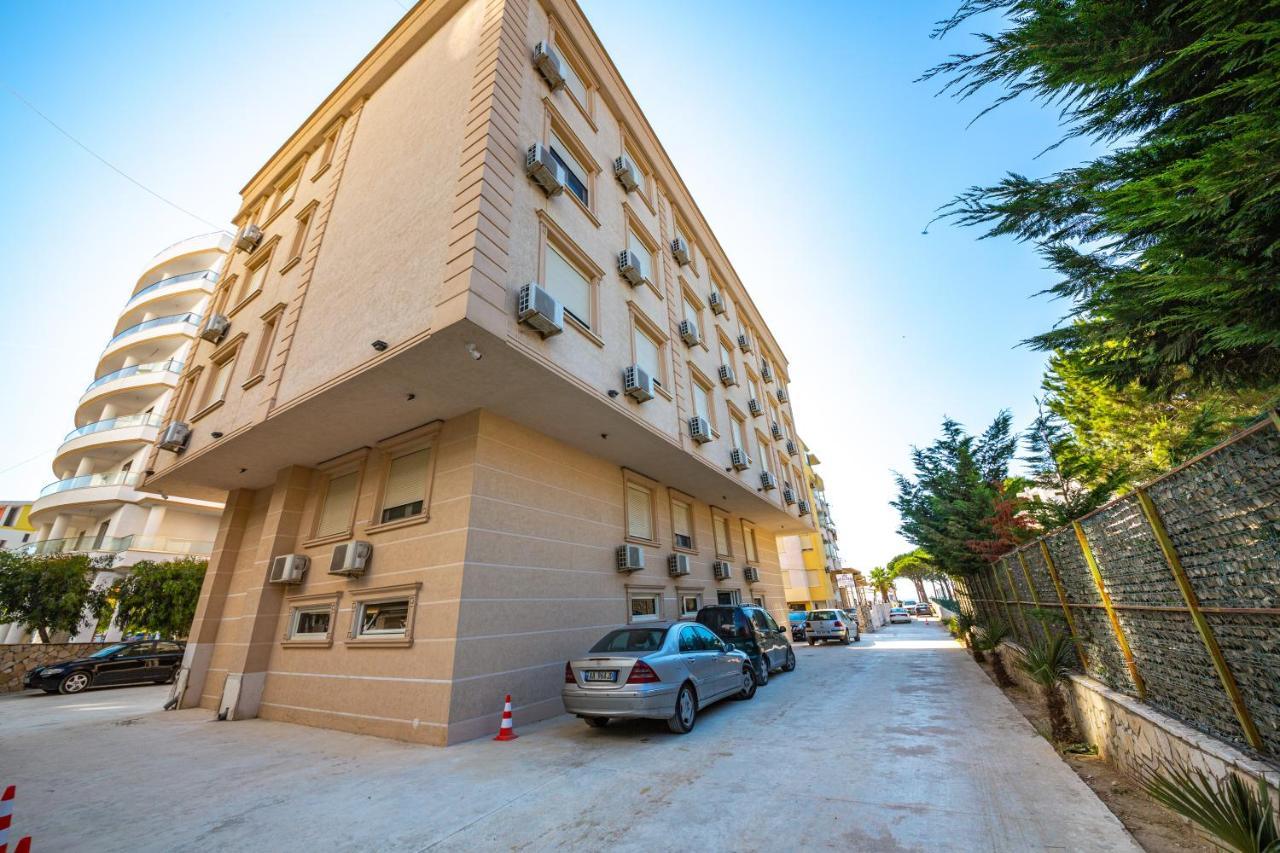 Royal Park Hotel Qerret Exterior foto