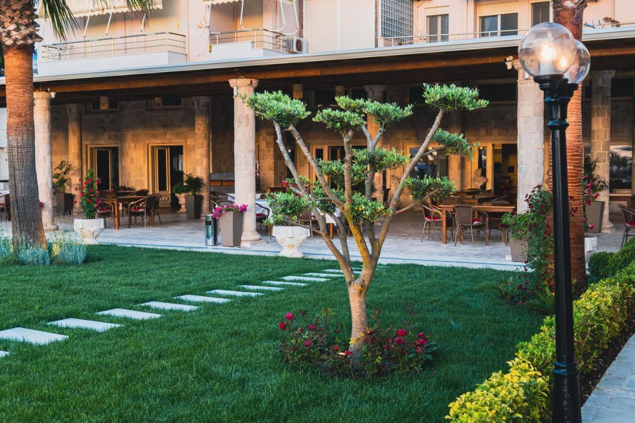 Royal Park Hotel Qerret Exterior foto